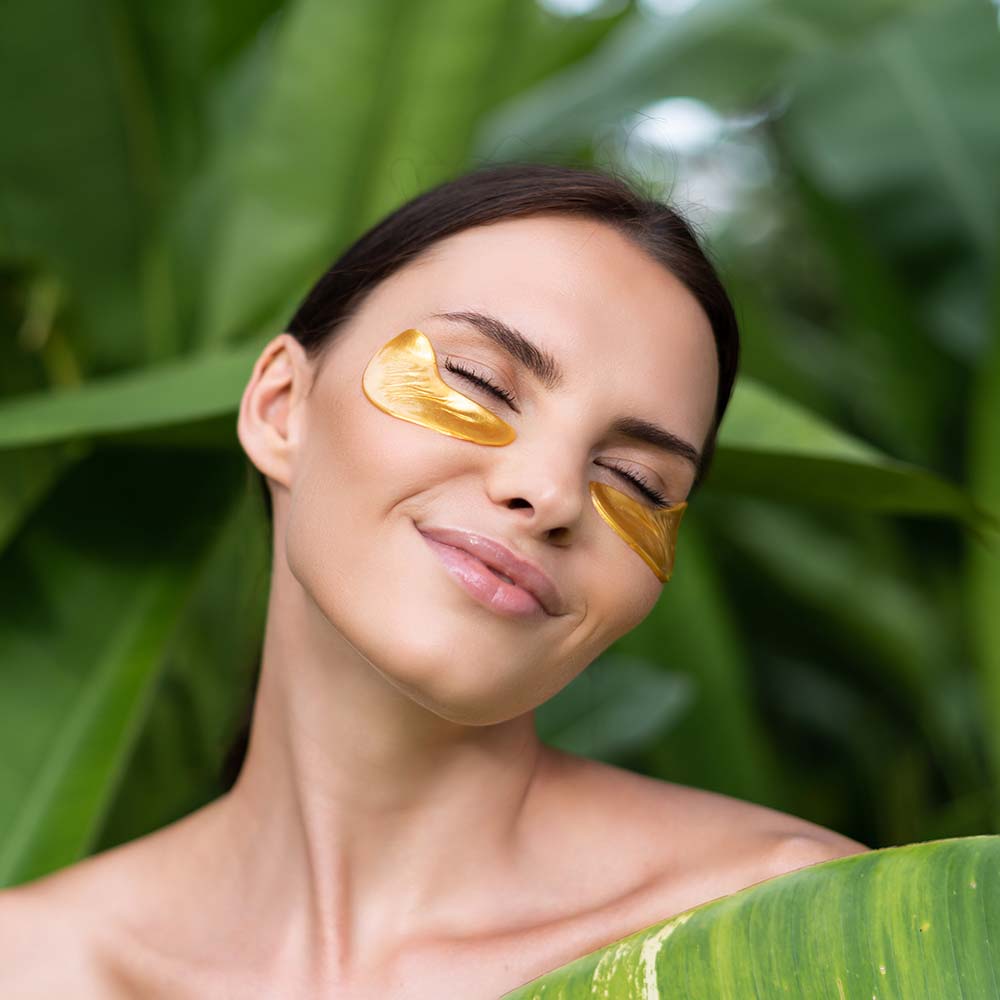 beauty portrait of woman with perfect skin and nat 4HGT9LG